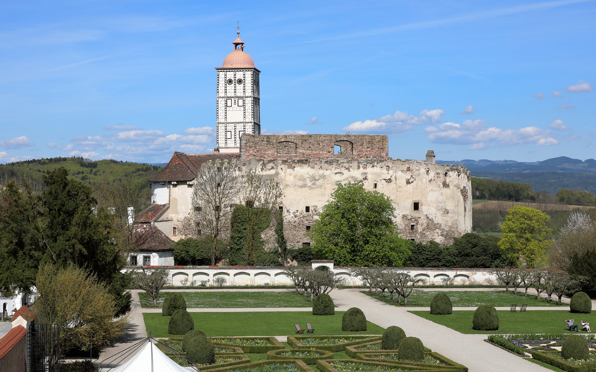 Schallaburg (Photo license: CC-BY-SA 4.0)